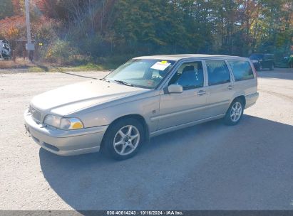 Lot #2992823903 2000 VOLVO V70 SE