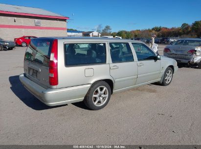 Lot #2992823903 2000 VOLVO V70 SE