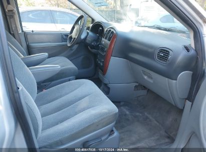 Lot #2996536426 2005 CHRYSLER TOWN & COUNTRY