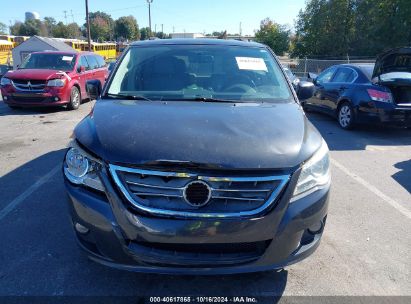 Lot #2996536424 2011 VOLKSWAGEN ROUTAN SE