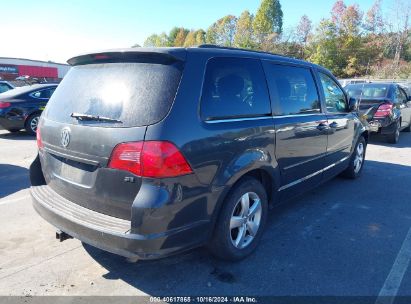 Lot #2996536424 2011 VOLKSWAGEN ROUTAN SE