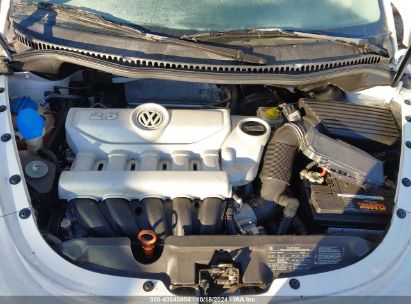 Lot #2991586636 2010 VOLKSWAGEN NEW BEETLE 2.5L