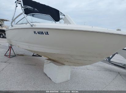 Lot #2992823421 2000 BAYLINER BOAT