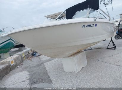 Lot #2992823421 2000 BAYLINER BOAT