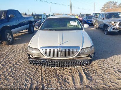 Lot #2995298052 2005 LINCOLN TOWN CAR SIGNATURE