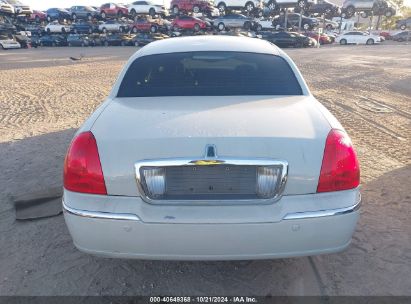 Lot #2995298052 2005 LINCOLN TOWN CAR SIGNATURE