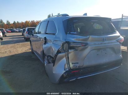 Lot #3007841823 2022 TOYOTA SIENNA LIMITED