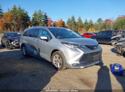 Lot #3007841823 2022 TOYOTA SIENNA LIMITED