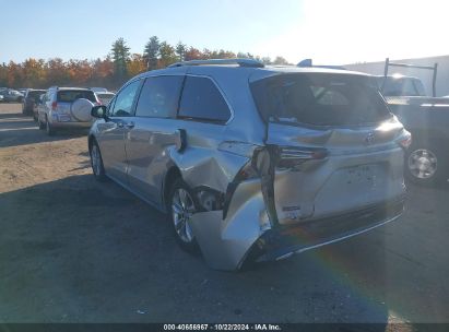 Lot #3007841823 2022 TOYOTA SIENNA LIMITED