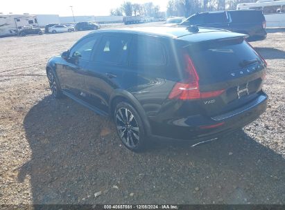 Lot #3051077665 2021 VOLVO V60 CROSS COUNTRY T5