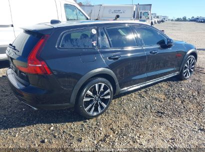 Lot #3051077665 2021 VOLVO V60 CROSS COUNTRY T5