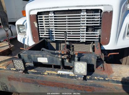 Lot #2992829907 2005 FREIGHTLINER MEDIUM CONVENTIONAL FL70