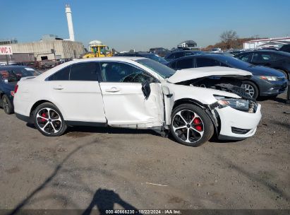 Lot #2992823026 2015 FORD TAURUS SHO