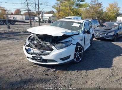 Lot #2992823026 2015 FORD TAURUS SHO