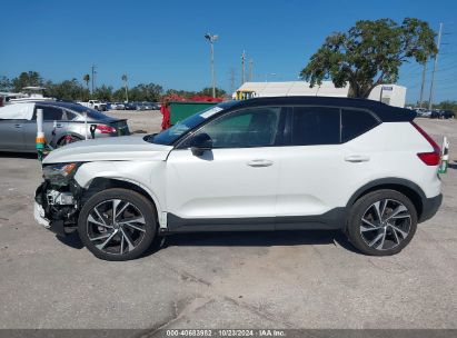 Lot #3037526809 2020 VOLVO XC40 T5 R-DESIGN