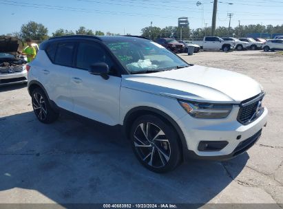 Lot #3037526809 2020 VOLVO XC40 T5 R-DESIGN