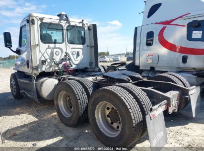 Lot #2992829368 2018 FREIGHTLINER CASCADIA 125