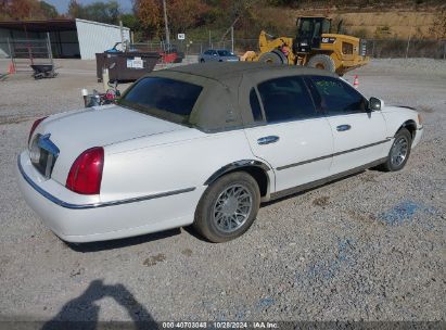 Lot #2995296993 2000 LINCOLN TOWN CAR SIGNATURE