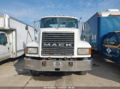 Lot #2992829250 1999 MACK 600 CH600