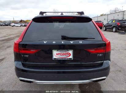 Lot #3051087068 2018 VOLVO V90 CROSS COUNTRY T5