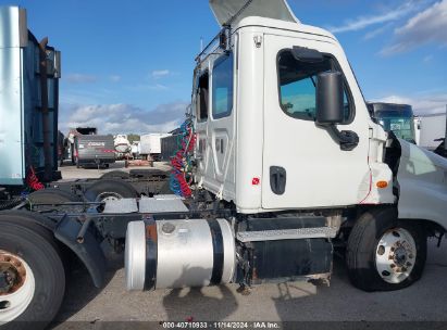 Lot #2992829157 2018 FREIGHTLINER CASCADIA 125