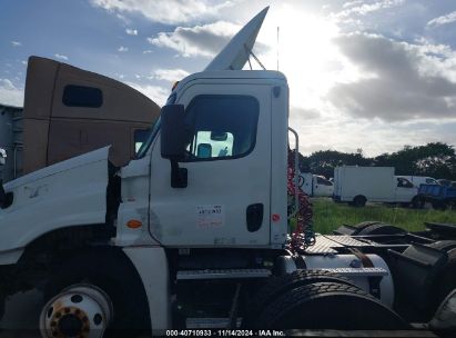 Lot #2992829157 2018 FREIGHTLINER CASCADIA 125