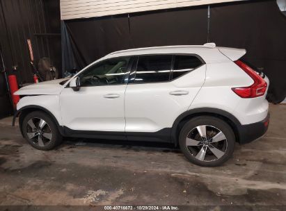 Lot #2995296174 2021 VOLVO XC40 T5 MOMENTUM