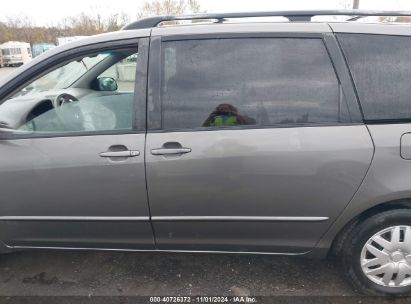 Lot #2995296216 2005 TOYOTA SIENNA LE