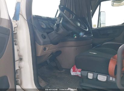 Lot #2992829242 2016 FREIGHTLINER CASCADIA 125