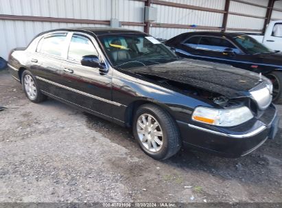 Lot #2995295657 2010 LINCOLN TOWN CAR SIGNATURE LIMITED