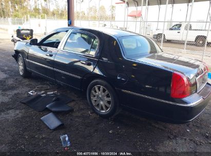 Lot #2995295657 2010 LINCOLN TOWN CAR SIGNATURE LIMITED