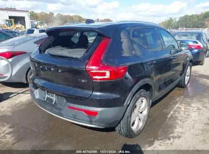 Lot #3051083585 2021 VOLVO XC40 T5 MOMENTUM