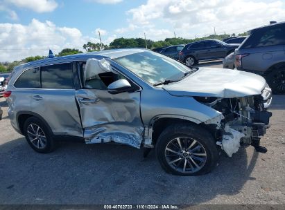 Lot #3035073825 2019 TOYOTA HIGHLANDER XLE