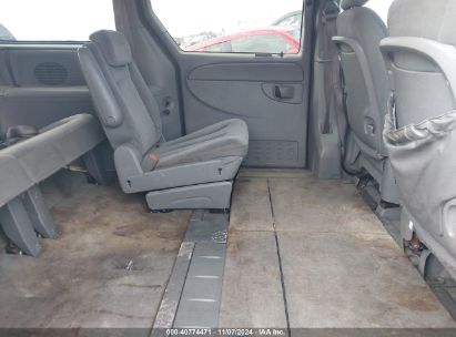 Lot #3018513823 2005 DODGE GRAND CARAVAN SE