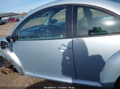 Lot #2996535819 2009 VOLKSWAGEN NEW BEETLE 2.5L