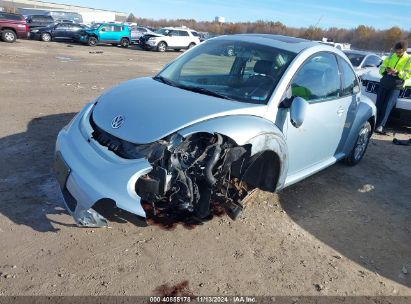 Lot #2996535819 2009 VOLKSWAGEN NEW BEETLE 2.5L