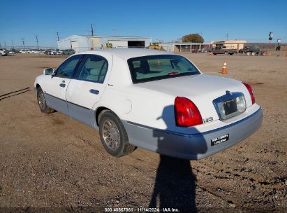 Lot #2995287953 2000 LINCOLN TOWN CAR SIGNATURE