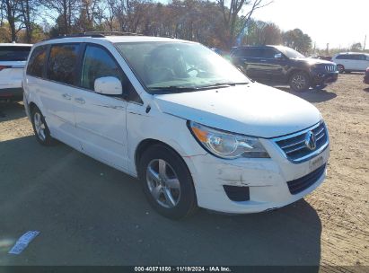 Lot #3037543112 2009 VOLKSWAGEN ROUTAN SEL