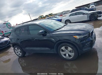 Lot #2997780011 2022 VOLVO XC40 T5 MOMENTUM