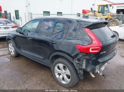 Lot #2997780011 2022 VOLVO XC40 T5 MOMENTUM