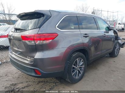 Lot #3036721919 2019 TOYOTA HIGHLANDER XLE