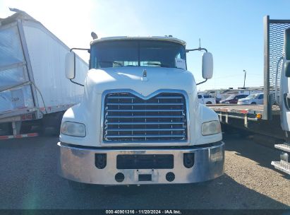 Lot #2997764014 2008 MACK 600 CXU600