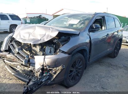 Lot #3035070042 2019 TOYOTA HIGHLANDER SE