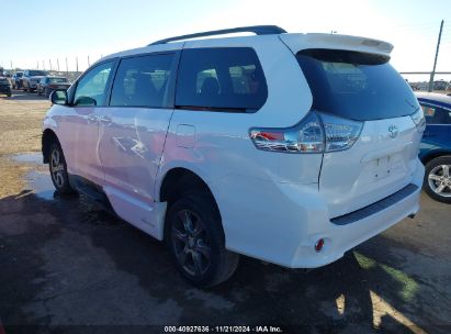 Lot #3050480801 2017 TOYOTA SIENNA SE 8 PASSENGER