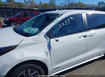 Lot #3034053274 2021 TOYOTA SIENNA LE