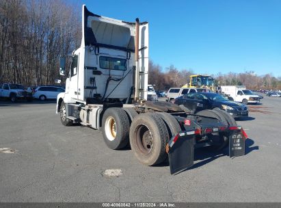 Lot #3034052708 2014 VOLVO VN VNL