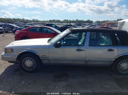 Lot #3034052111 1997 LINCOLN TOWN CAR SIGNATURE