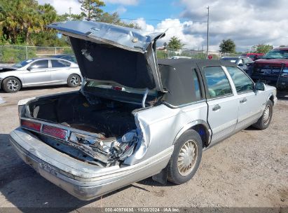 Lot #3034052111 1997 LINCOLN TOWN CAR SIGNATURE