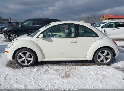 Lot #3056068684 2008 VOLKSWAGEN NEW BEETLE COUPE BLACK TIE EDITION/TRIPLE WHITE