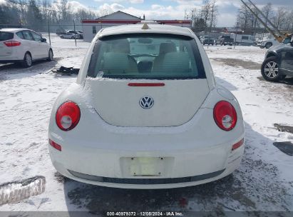 Lot #3056068684 2008 VOLKSWAGEN NEW BEETLE COUPE BLACK TIE EDITION/TRIPLE WHITE